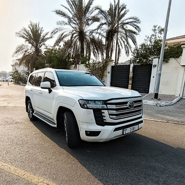 Rent Toyota Land Cruiser in Dubai