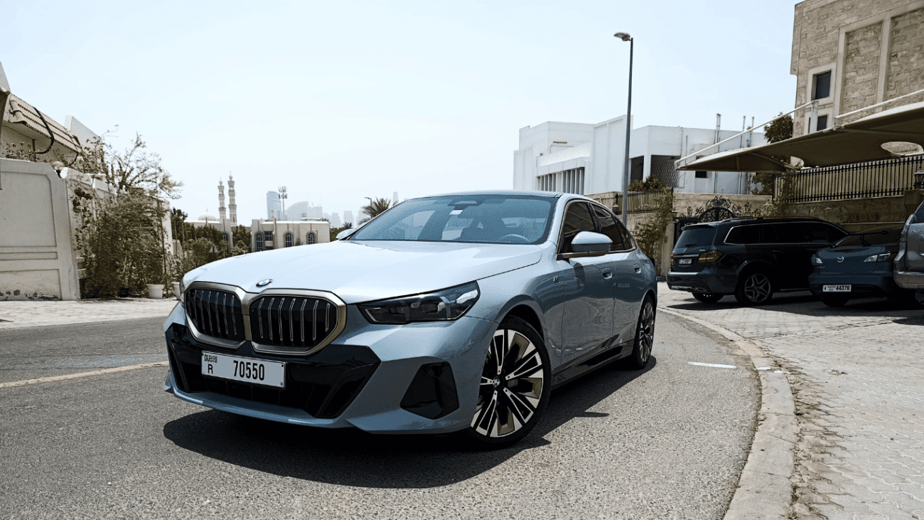 BMW 520i rent in dubai